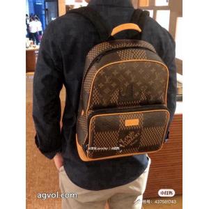 LV×NIGOオールドフラワーチェックのショルダーバッグ