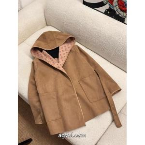 Louis Vuittonフルプリント老花クローバーアルファベットプリント両面キャップコートにベルト