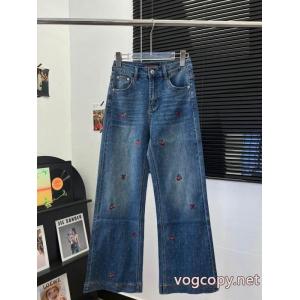 ブランド コピー 専門ルイ ヴィトン日本未上陸のブランド存在感拔群王道コンビジーンズ