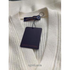 コートLOUIS VUITTON今年流行 少数入荷 今季は色を使った注目新品コピー 商品 通販
