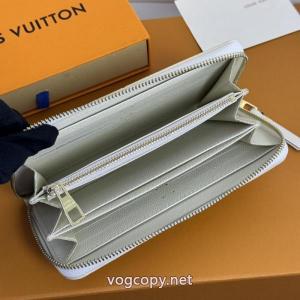 財布人気が高い新作 2026-25秋冬トレンドファッション ヒットアイテムLOUIS VUITTONブランド スニーカー 激安
