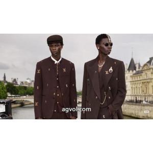 ブランド 偽物 激安最安価格に挑戦中 今シーズン人気のアイテム 新作限定　人気沸騰中LOUIS VUITTONコート