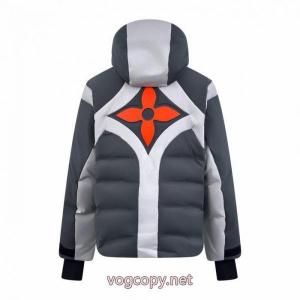 高級感の漂う逸品 素材感を引き出せるアイテム トレンド感満載ダウンジャケットLOUIS VUITTONブランド コピー 優良店