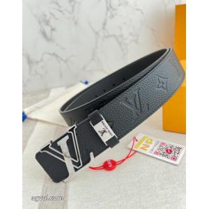 ブランド スニーカー 激安LOUIS VUITTON相性の良い 超人気デザイン 大人の色味    ベルト.
