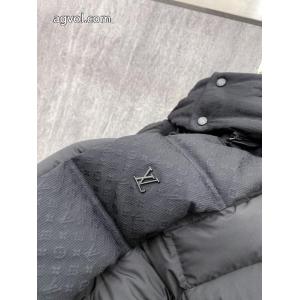 ホリデー限定 無機質さが魅力 芸能人愛用LOUIS VUITTONコピー 品 販売ダウンジャケット
