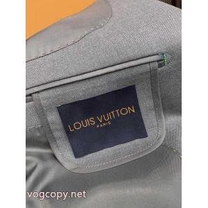 個性的なデザイン  最新先取りおしゃれなロゴ入り 実用性は勿論LOUIS VUITTON偽物 ブランド 激安スーツ..