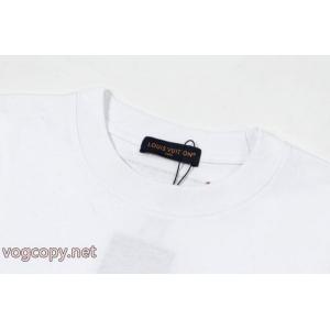 偽 ブランド 販売レア色入荷 2026年流行 個性的なモデルTシャツLOUIS VUITTON