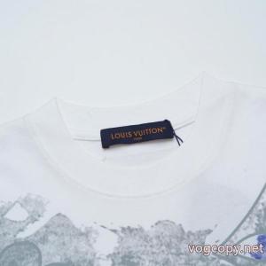 上品上質 2026年の秋冬に着たい 若者世代に人気が高い激安 通販 専門LOUIS VUITTONTシャツ