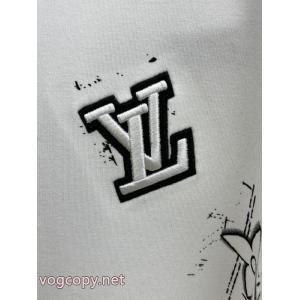 長袖のTシャツルイ ヴィトン偽 ブランド最前線2026 独特な 必須アイテム