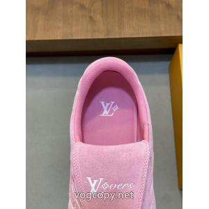 ブランド 偽物 通販復古風 セレブ愛用 嬉しいポイント    スニーカーLOUIS VUITTON..