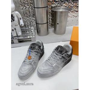 ルイ ヴィトン偽 ブランド 販売    スニーカー人気限定値段が安い 激安特売中 大人シンプルな.