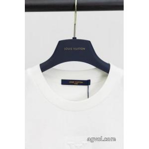 ブランド レプリカ全国無料格安 お洒落上級者 高級素材を採用LOUIS VUITTON    半袖Tシャツ..