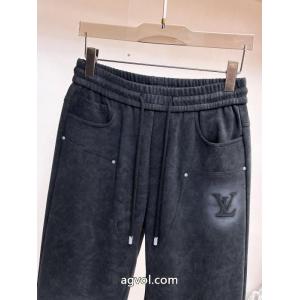 ブランド コピー 販売質感に満足 最強の定番コーデ 【人気ブログ掲載】      スラックスLOUIS VUITTON..