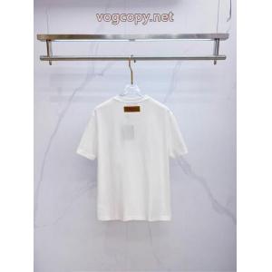 最安値正規品 カジュアルな雰囲気があり 海外超人気ブランド コピー 通販TシャツLOUIS VUITTON