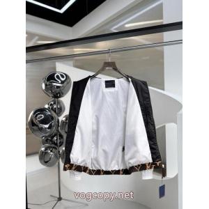 コピー 通販個性的なデザイン  今季のトレンド人気新作 爆発的な人気ジャケットLOUIS VUITTON