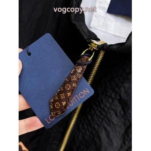 コピー 通販個性的なデザイン  今季のトレンド人気新作 爆発的な人気ジャケットLOUIS VUITTON