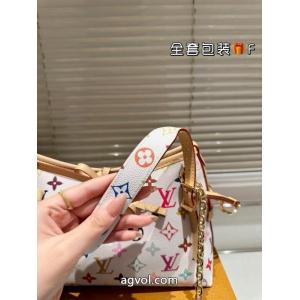 スーパー コピー 品バッグLOUIS VUITTON大人っぽい印象が素敵 入手困難 高級感の漂う逸品
