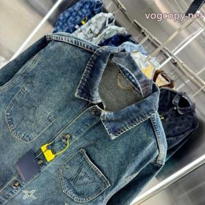 LOUIS VUITTONブランド アクセサリー 激安26SS 秋冬最新作 海外発 人気定番正規品 人気の高いジャケット