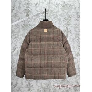 LOUIS VUITTON安心の追跡案内 最安値が実現 2026年秋冬最旬トレンドブランド コピー 販売 店ダウンジャケット