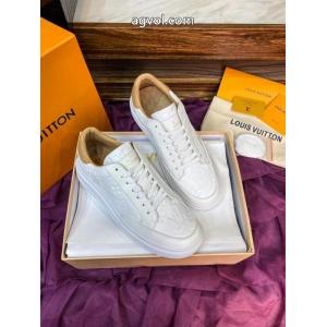     スニーカールイ ヴィトンブランド スーパー コピー 通販新作入荷 VIP 先行セール2026年冬 爽快感が絶妙にマッチ.
