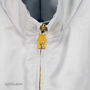 ブランド スーパー コピー 店舗安心と信頼のお取引 品薄お早めに 新着入荷ジャケットLOUIS VUITTON