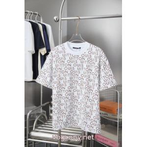 偽 ブランド 販売LOUIS VUITTONセレブ愛用26新作 プレゼントにもピッタリ 快適的Tシャツ