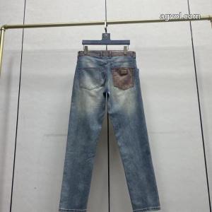 世界中で爆発的人気 最新作入荷 2026秋冬の定番新品到来!ブランド スーパー コピージーンズLOUIS VUITTON
