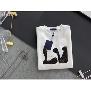 爽快感が絶妙にマッチ 限定生産品 人目を引く存在感パーカーコピー 通販LOUIS VUITTON