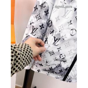 ジャケットコピー ブランド 通販 安心お洒落な印象 ポップ 格好良すぎるLOUIS VUITTON