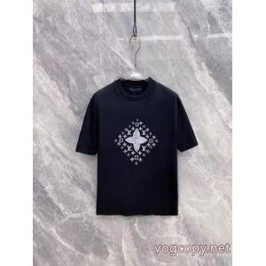 半袖Tシャツコピー ブランド 通販セレブや芸能人からも愛用 韓国人気 ロゴが素敵LOUIS VUITTON