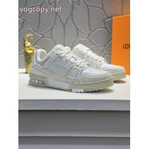 LOUIS VUITTONファッションスタイル 雑誌掲載 すっかり定番化スニーカー通販 ブランド.
