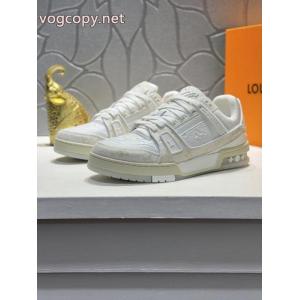 LOUIS VUITTONファッションスタイル 雑誌掲載 すっかり定番化スニーカー通販 ブランド.