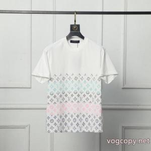 大人の雰囲気たっぷり 新色入荷 ファッショニスタ愛用コピー 商品 ブランドLOUIS VUITTON半袖Tシャツ