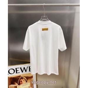 LOUIS VUITTON半袖Tシャツ偽 ブランド 新作追加！ 旬の気分を絶妙に 雑誌掲載アイテム 
