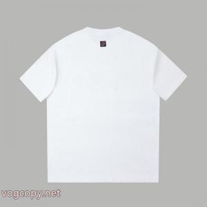 偽物 ブランド新作で希少 清潔感のある肌見せ セレブ愛用　26新作LOUIS VUITTON半袖Tシャツ