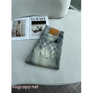 コピー ブランドロングシーズン愛用頂ける 今年もトレンド 年末年始売切必至LOUIS VUITTON    ブランド ジーンズ.