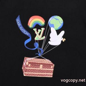 ブランド コピー ショップ半袖Tシャツ洗練された印象 日本完売 2026大活躍ルイ ヴィトン