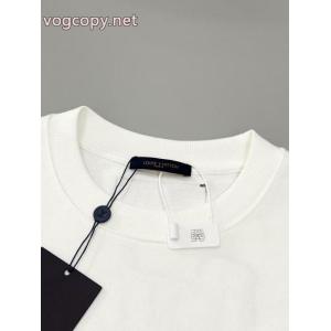 LOUIS VUITTONブランド 通販店新作限定人気沸騰中 2026爆買い新作登場 最新先取りおしゃれなロゴ入りパーカー