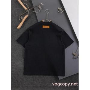 キュートさ満点 高級感溢れるデザイン 海外セレブが注目アイテムLOUIS VUITTON半袖Tシャツ激安 通販 専門店