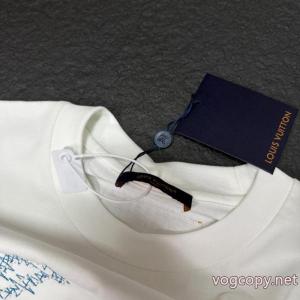 半袖Tシャツブランド コピーLOUIS VUITTON2026限定 超レア 格好良すぎる 魅力的