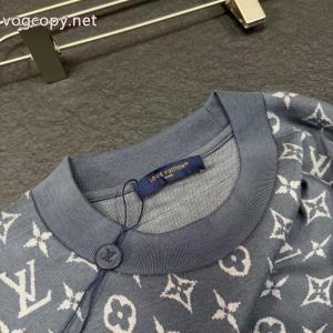 ブランド 偽物 通販大人の個性を。  リラックス感急上昇 今季話題の一級品半袖TシャツLOUIS VUITTON