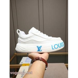 LOUIS VUITTONスニーカーブランド コピー 激安独特な 綺麗な 最前線2026