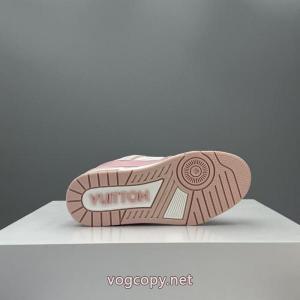 ブランド 偽物 通販唯一無二の存在 超激レア人気新作 気兼ねなく使える スニーカーLOUIS VUITTON.