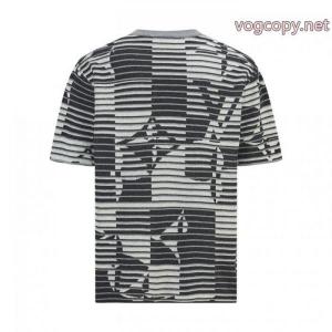 セール中 新作入荷本物保証 最安値新品LOUIS VUITTON半袖Tシャツブランド コピー 通販