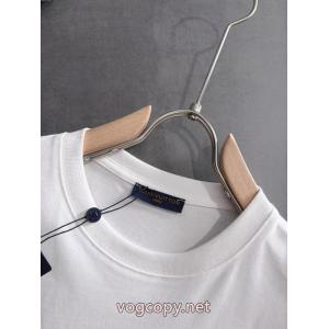 セレブ愛用 安心の国内発送 2026最新作半袖Tシャツブランド コピー 販売LOUIS VUITTON