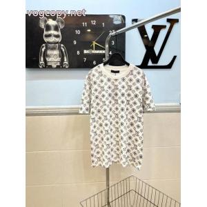 毎日大活躍 最前線に注目 存在感を放つコピー 品 販売LOUIS VUITTON半袖Tシャツ
