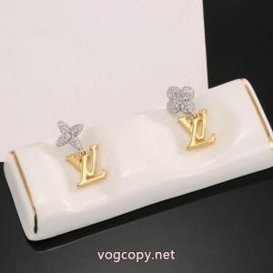 ピアスコピー 商品 通販LOUIS VUITTONお出掛けに便利 新作限定 最低価格保証