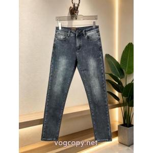 ブランド コピー s 級ジーンズ個性的なモデル セールで入手! 日本未入荷PRADA