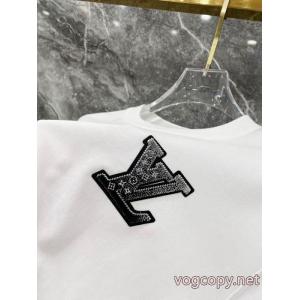 半袖Tシャツコピー 品 ブランドLOUIS VUITTONドレスアップ効果も抜群 2026のトレンドアイテム 素敵 