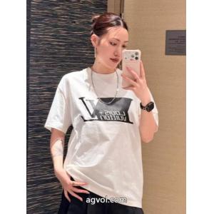 超人気高品質 季節をまたい新作アイテム 超激得LOUIS VUITTONブランド コピー半袖Tシャツ